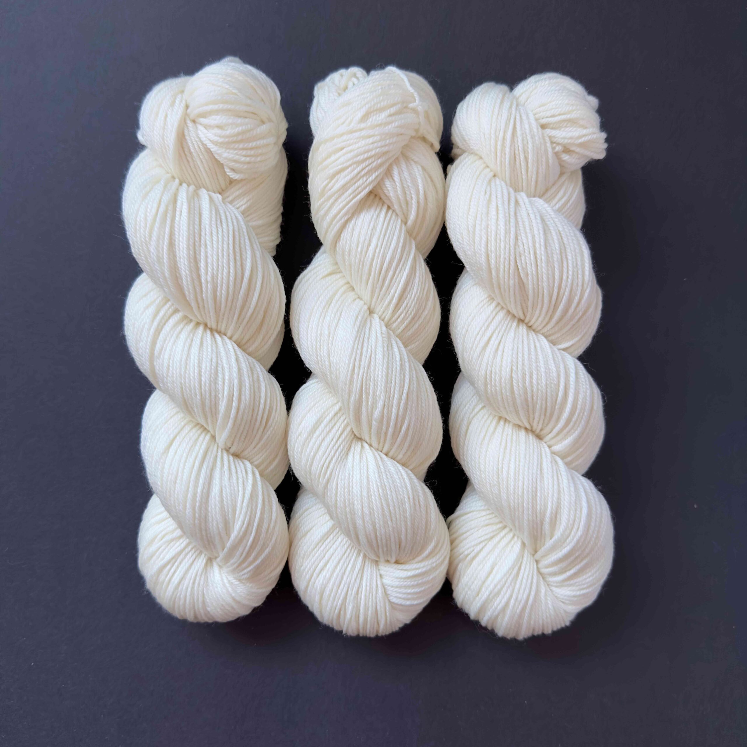 DK 100 - Pack of 5 skeins (500g.)