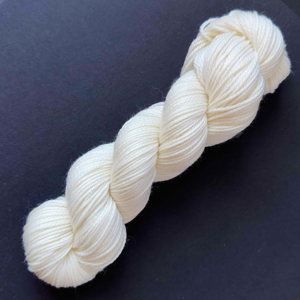 Touch Worsted – Sample skein - Undyed natural yarns